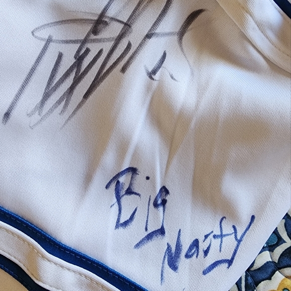 NBA Dallas Mavericks snap-front practice jersey autographed by Mav ManiAACs - Picture 6 of 6